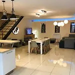 Superbe Loft Centre-ville Apartment *